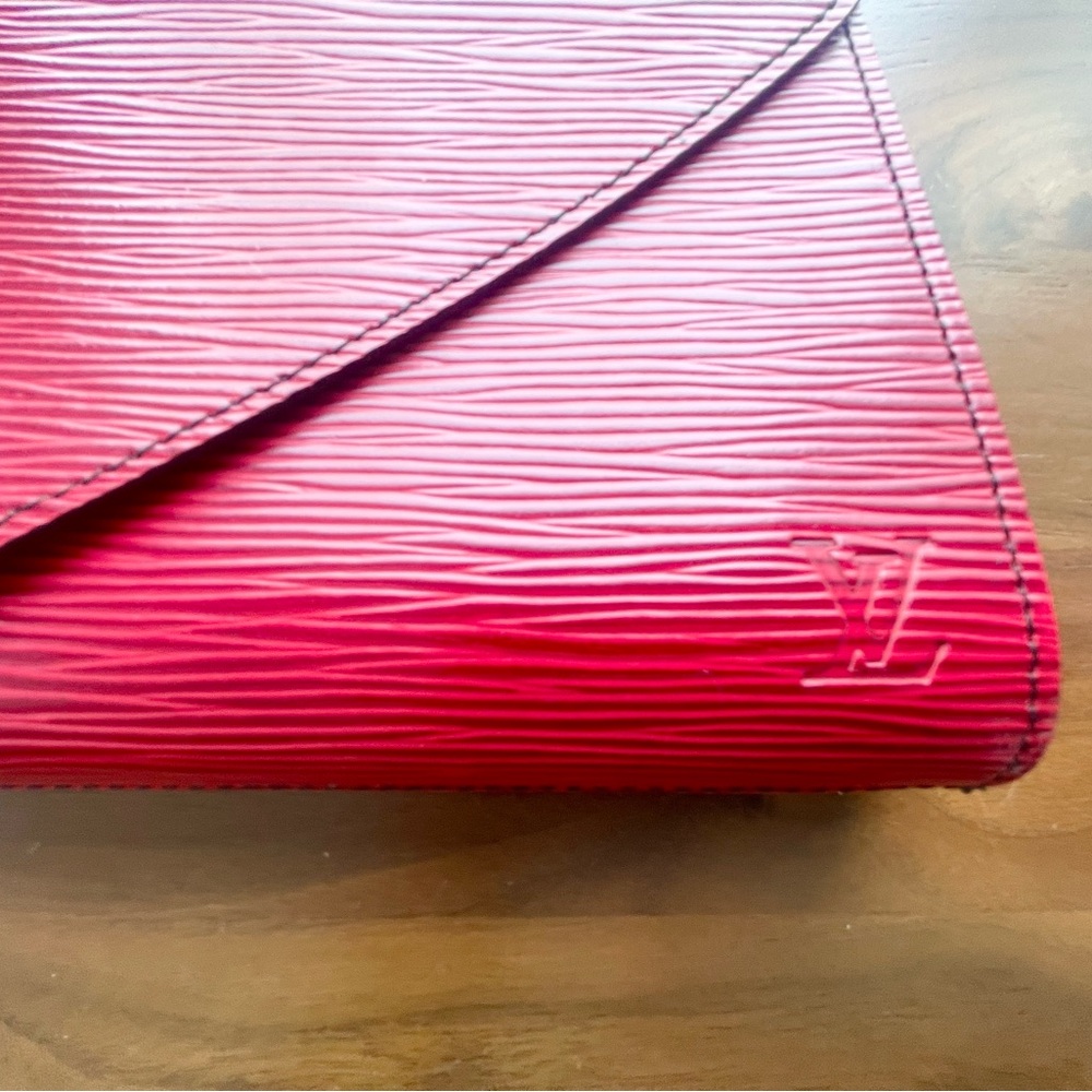 Louis Vuitton Art Deco Red Epi Envelope Clutch - Picture 10 of 16